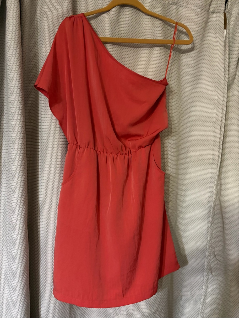 Jennifer Lopez Coral-Red One-Shoulder Mini Dress